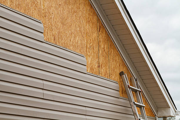 Professional Siding Inspection technician working in Hatboro, PA